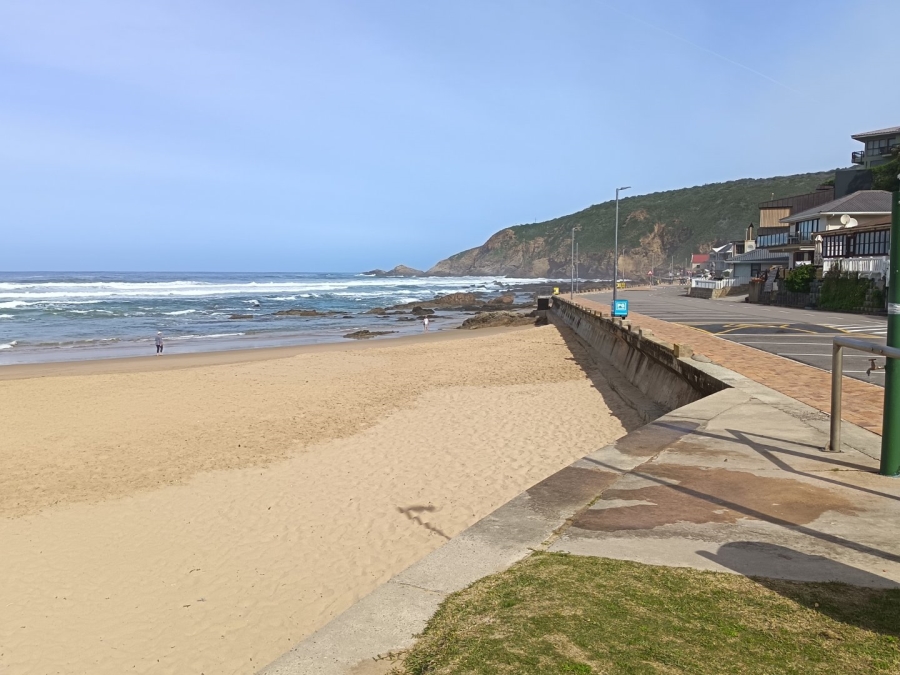 4 Bedroom Property for Sale in Herolds Bay Western Cape